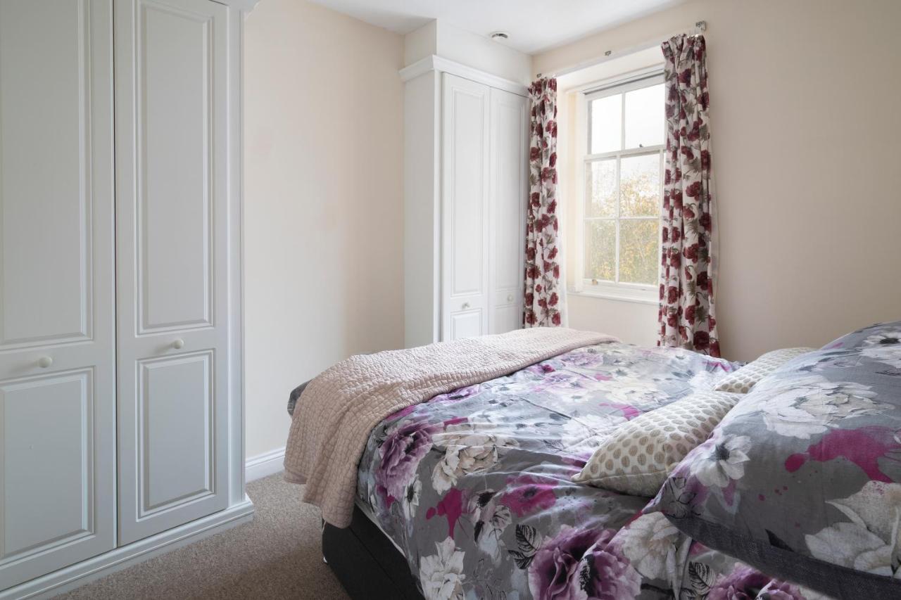 Becket Apartment Yeovil Extérieur photo
